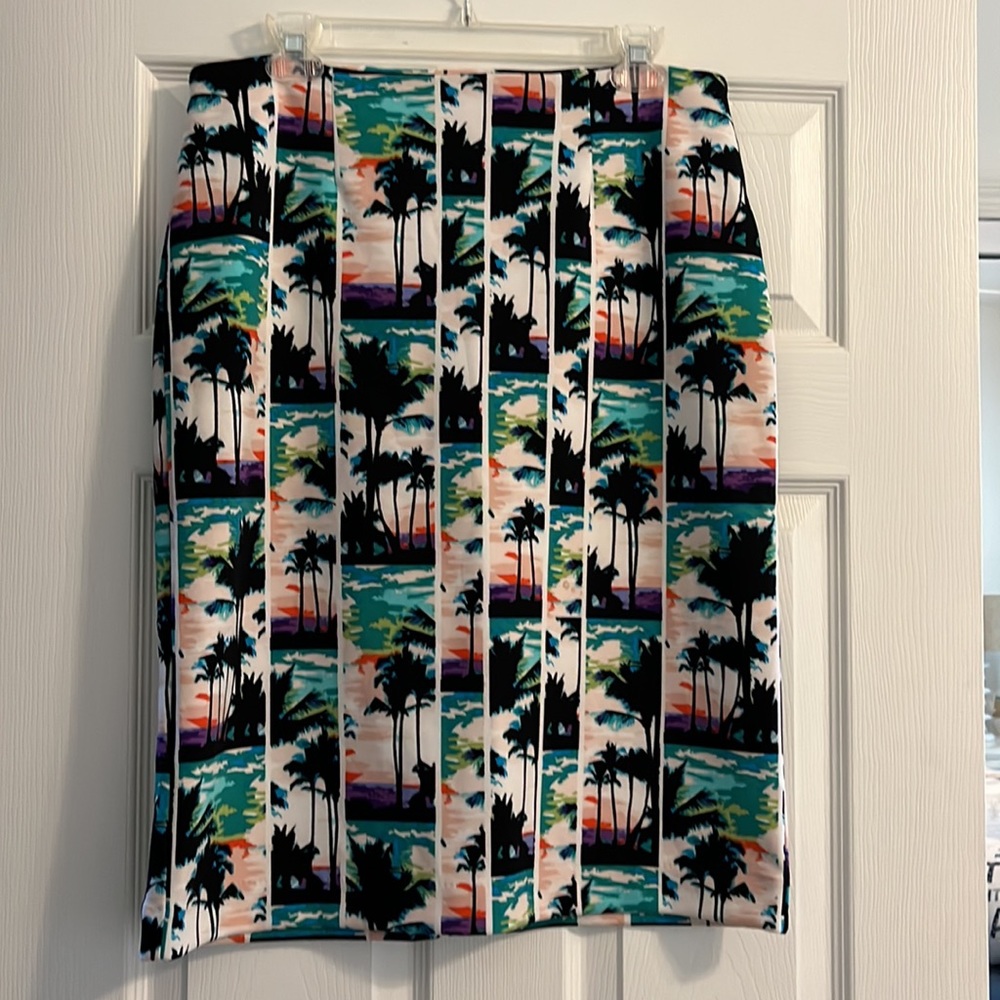 Nicole Miller Pencil Skirt L Waist 33” Stretch Scuba Len 25” Palm Tree Print